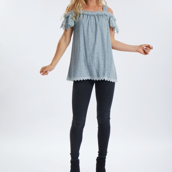 NWT Bare Shoulder Lace Sleeve Top Tunic - Picture 3 of 7
